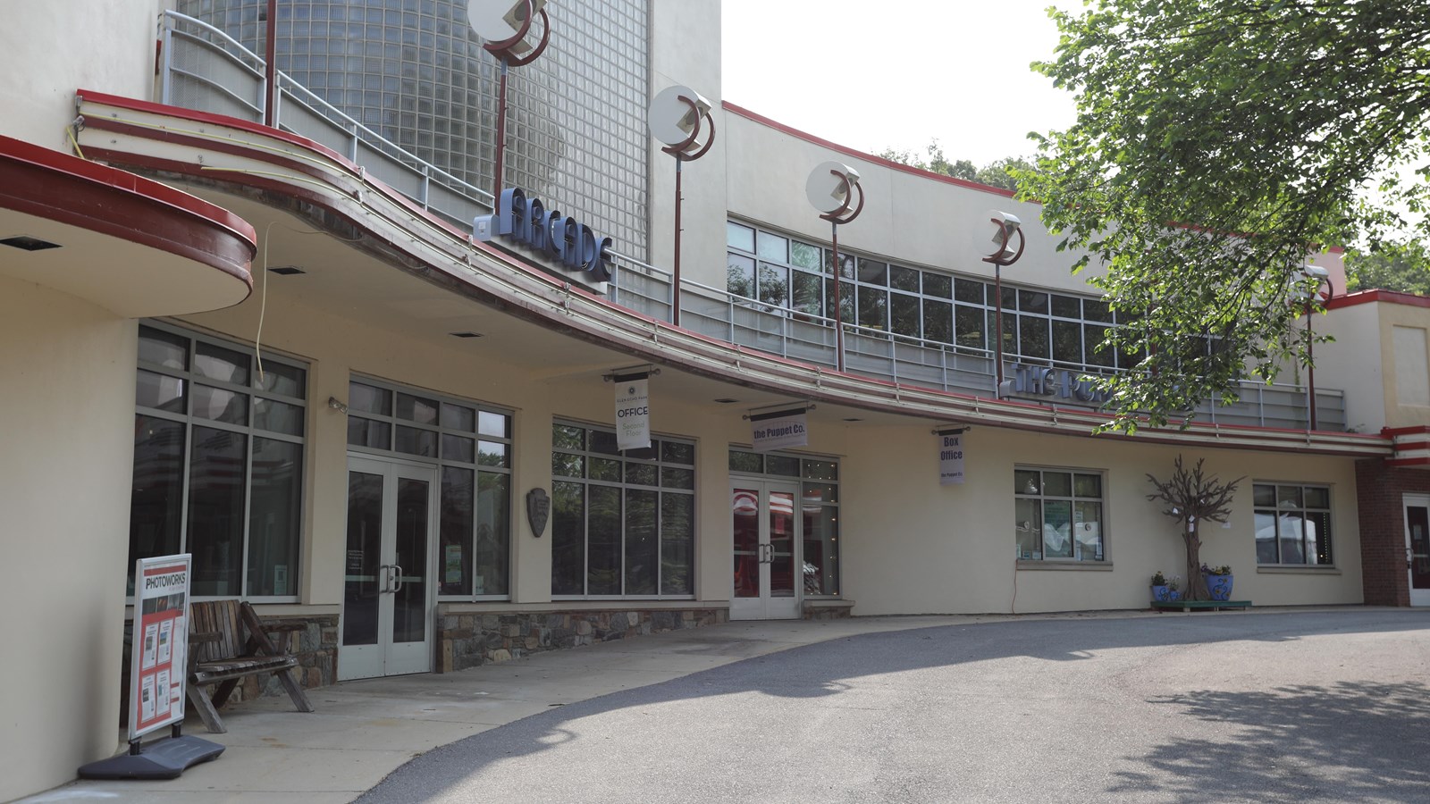 Glen Echo Arcade exterior and arts-program entrances.